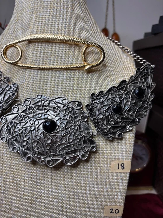 Vintage Silvertone Victorian Bib 19” Necklace - Picture 3 of 7